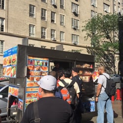 Halal Food Cart - Good food + good coffee = lines worth waiting in!