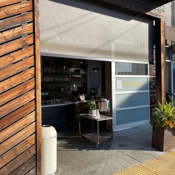 Verve Coffee Roasters - Cool well ventilated outdoor setup!! - Coffee & Tea Near Me - Santa Cruz, California