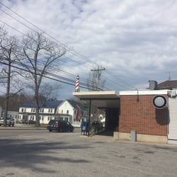 Lighthouse Variety & Deli - A shot from the parking lot.