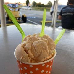 Dillards Farms & Ice Cream Parlor - Peach Ice Cream