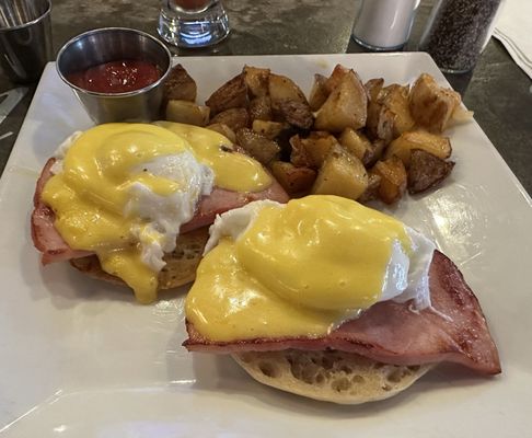 Marathon On the Square Restaurant by null