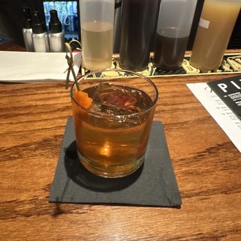 Michelangelo's Pizzeria - Old fashioned - Pizza Near Me - Clovis, California
