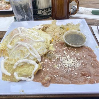 Mex Cocina Cafe - Chilaquiles suizos - Desserts Near Me - Burbank, California