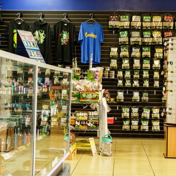 elfbar nachfüll pod läuft aus Just noticed the Vape store is now a Candy Store that also sells *Vapes :  r/melbourne main image 0