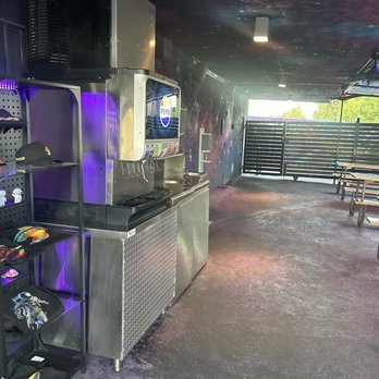 Burger 3000 - Cool set up - Burgers Near Me - Chatsworth, California Burger 3000 - Cool set up - Burgers Near Me - Chatsworth, California