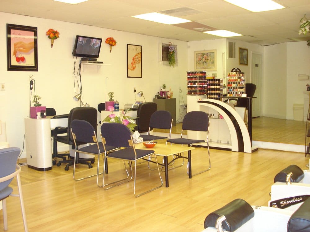 LISA’S NAIL & SKIN CARE 219 N Ave, Abington, Massachusetts Nail