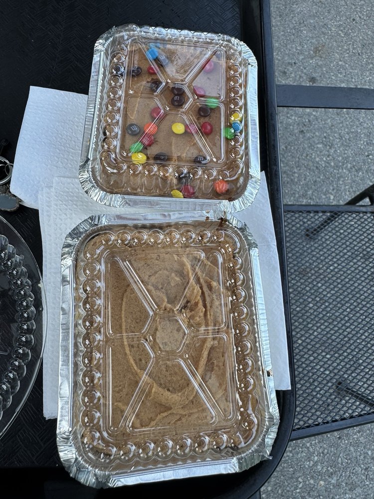 Silly's Restaurant Logo