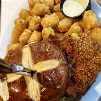 Everybody’s Brewing - Chicken Sandwich - Breweries Near Me - Battle Ground, Washington Everybody’s Brewing - Chicken Sandwich - Breweries Near Me - Battle Ground, Washington