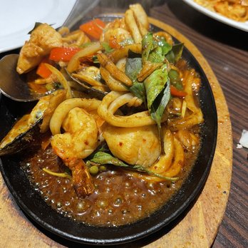 Kacha Thai Bistro - Seafood sizzling platter - Thai Near Me - Walnut Creek, California Kacha Thai Bistro - Seafood sizzling platter - Thai Near Me - Walnut Creek, California