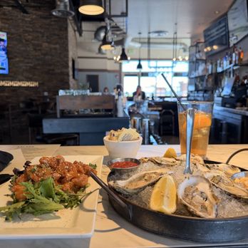Old Blinking Light - Shrimp and oysters - New American Near Me - Highlands Ranch, Colorado