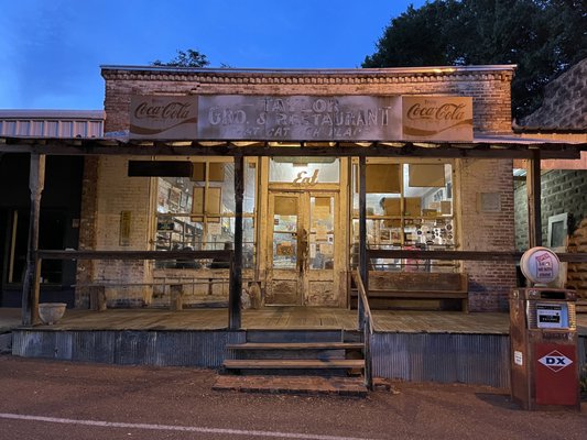 Taylor Grocery by null