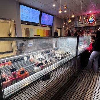 Sundaes At The Del - Gelato and Sorbet bars. - Ice Cream & Frozen Yogurt Near Me - Coronado, California Sundaes At The Del - Gelato and Sorbet bars. - Ice Cream & Frozen Yogurt Near Me - Coronado, California