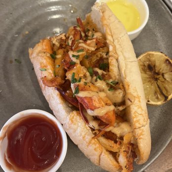 Tommy Bahama - Lobster Roll - Seafood Near Me - Kihei, Hawaii