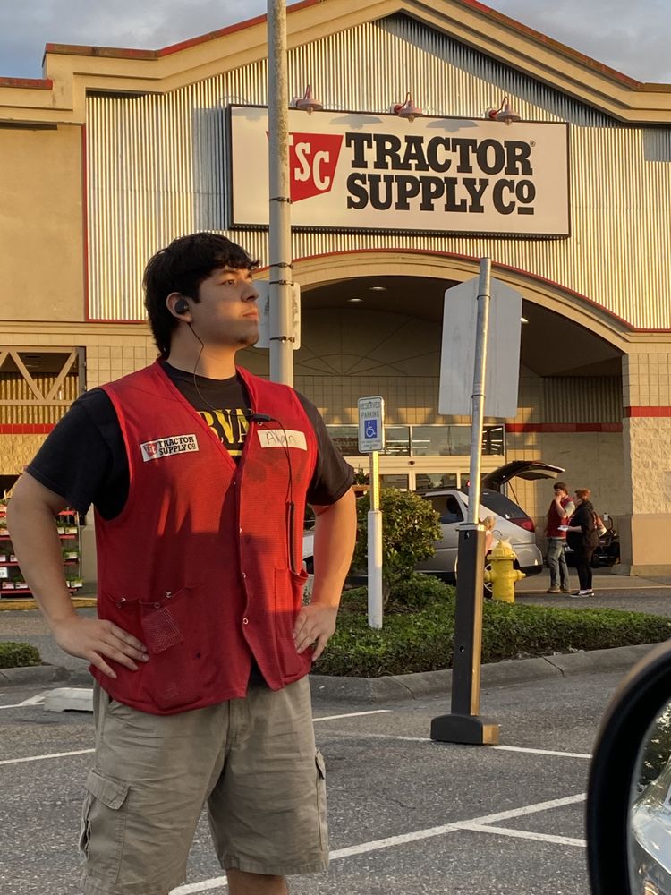 Tractor Supply Image