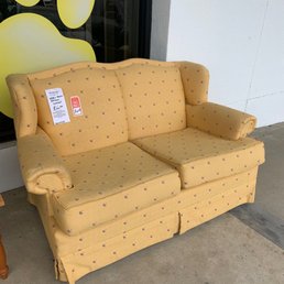 Super cute loveseat that I didn't buy... but kinda wish I did!