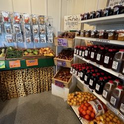 Arnott Farms - Honey, jams, fresh produce