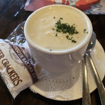 Stewman's Lobster Pound - Clam chowder; really really good - Seafood Near Me - Bar Harbor, Maine