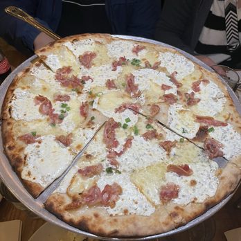 Juliana's - Pizza Near Me - Brooklyn, New York