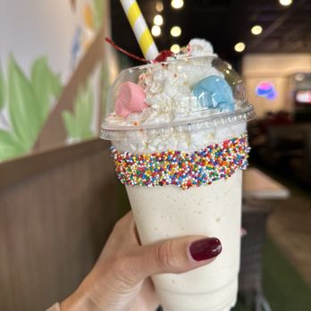 Dawg Park - Vanilla milkshake - Hot Dogs Near Me - Glenview, Illinois