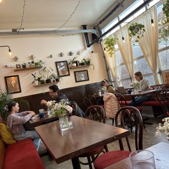 Fressen Artisan Bakery - Seating area to the left - Bakeries Near Me - Portland, Oregon Fressen Artisan Bakery - Seating area to the left - Bakeries Near Me - Portland, Oregon