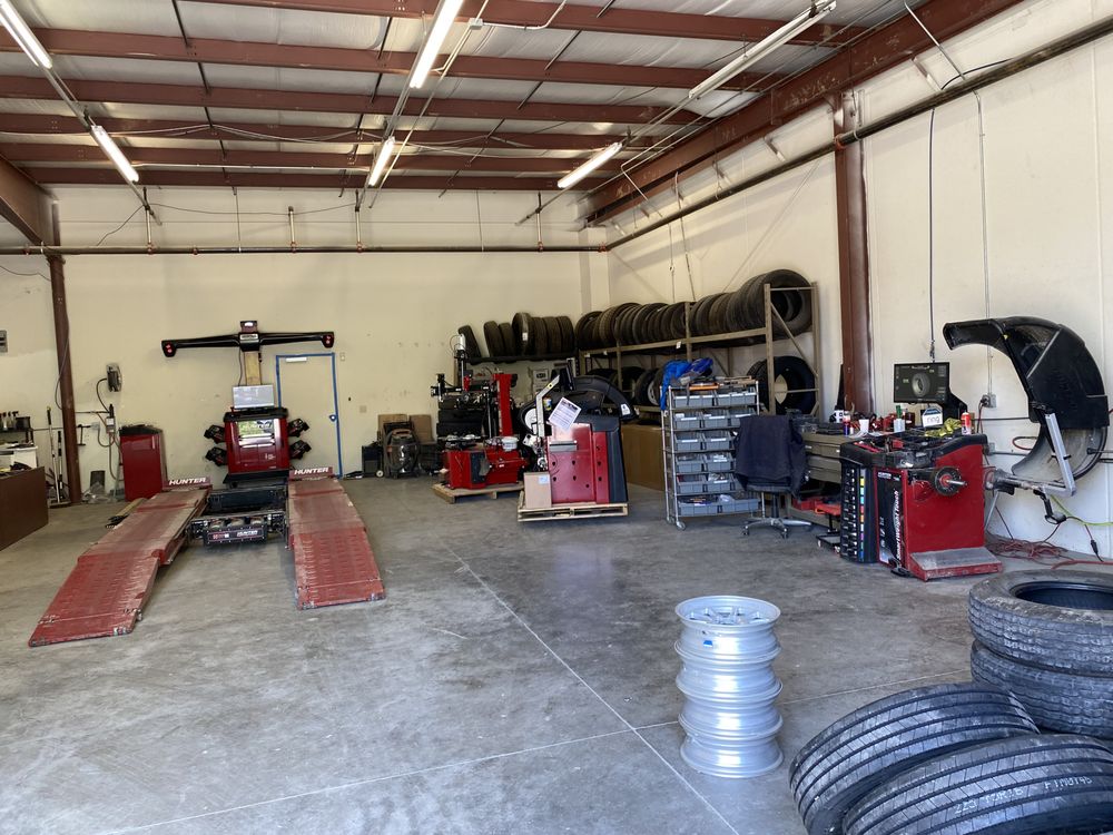 TIRE HEROES DES MOINES METRO AREA Updated May 2024 3020 1/2 104th St, Urbandale, Iowa