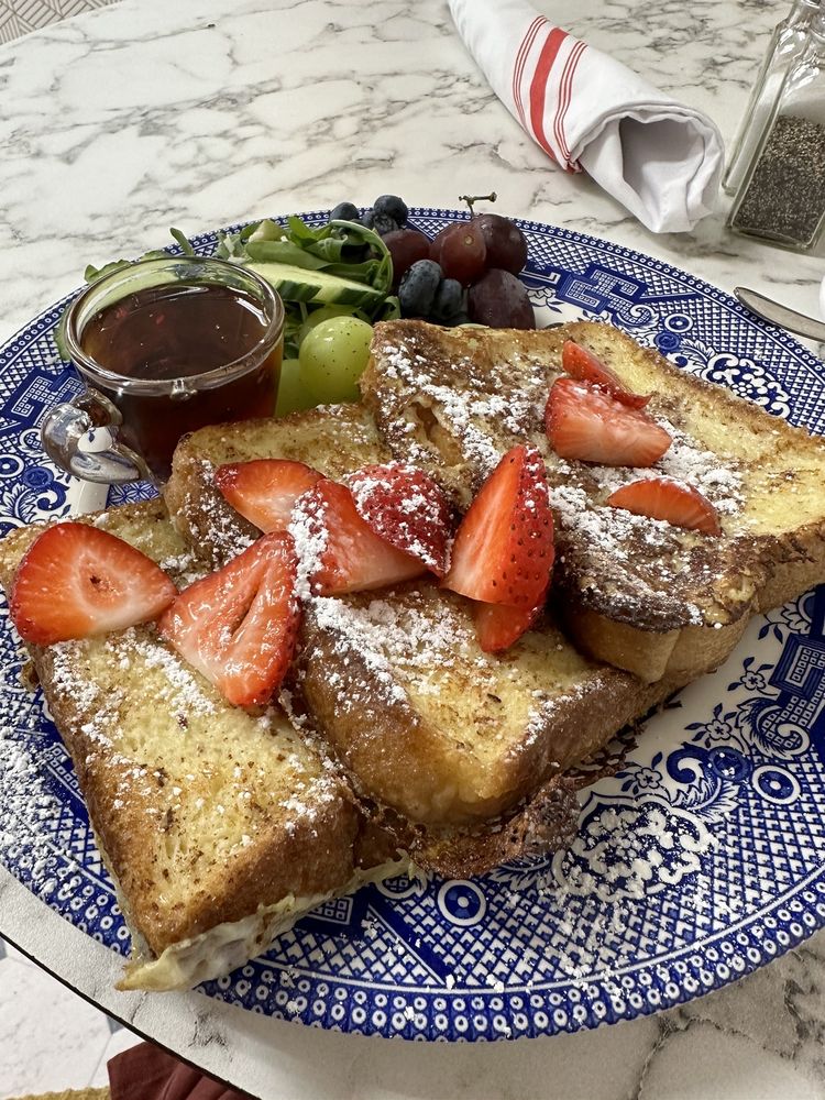 Food from Genettis Bistro And Cafe