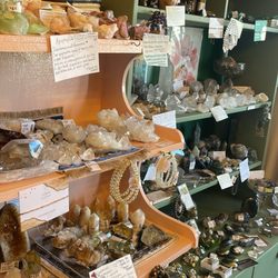 Moon Room Shop And Wellness
