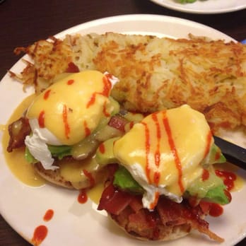 Broken Yolk Cafe - Golden State Benedict! Poached egg, avocado, bacon, fresh sliced tomato, Hollandaise AND Sriracha sauce $11.49 - Breakfast & Brunch Near Me - Orange, California