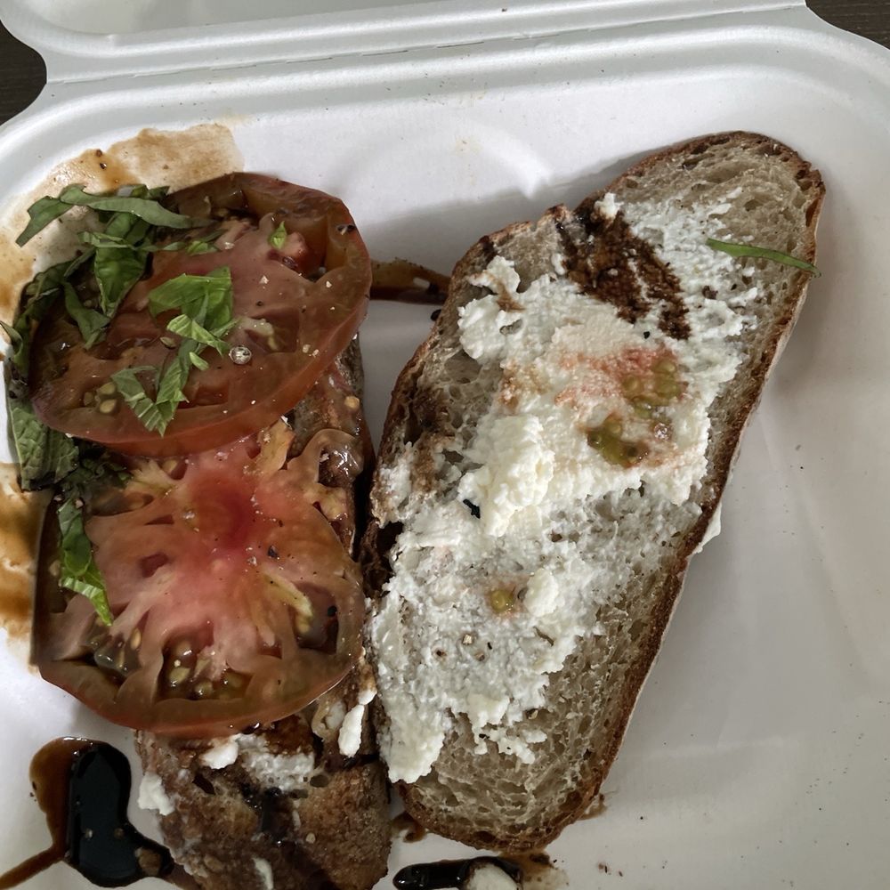 Tomato toast