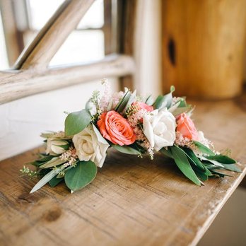 Petal & Bean - Bridal flower comb - Florists Near Me - Breckenridge, Colorado Petal & Bean - Bridal flower comb - Florists Near Me - Breckenridge, Colorado
