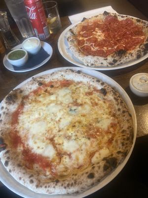 Paulies Pizza by null