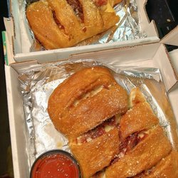Bennets Pizza - Calzones
