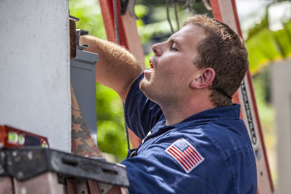 Slide of Zoom Electricians - Tustin