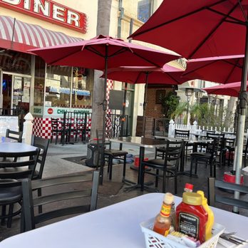 Busy Bee Cafe - tables and umbrellas outside - Diners Near Me - Ventura, California Busy Bee Cafe - tables and umbrellas outside - Diners Near Me - Ventura, California