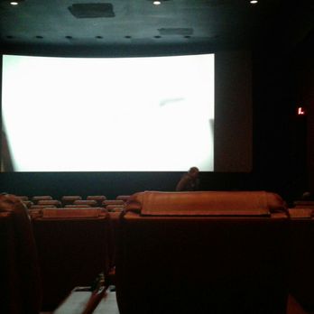 AMC Oakbrook Center 4 - Good view even towards the back. - Cinema Near Me - Oak Brook, Illinois AMC Oakbrook Center 4 - Good view even towards the back. - Cinema Near Me - Oak Brook, Illinois