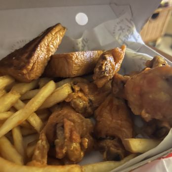 Slim Chickens - Wings and fries - Southern Near Me - Memphis, Tennessee