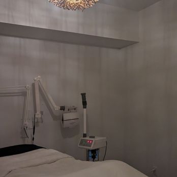Facial Lounge - Skin Care Near Me - Costa Mesa, California
