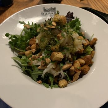 Miguel Castro e Silva - Smoked cod salad with chickpeas, dried tomato and almonds - Portuguese Near Me - Lisbon, 11 Miguel Castro e Silva - Smoked cod salad with chickpeas, dried tomato and almonds - Portuguese Near Me - Lisbon, 11