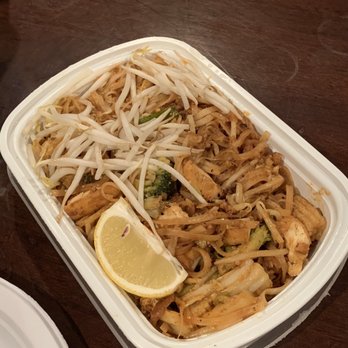 The Thai - Tofu & vegetable pad thai - Thai Near Me - Bridgewater, New Jersey