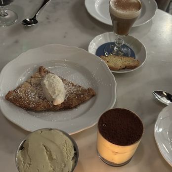 La Connessa - Pistachio gelato, tiramisu, Irish coffee, apple crostata - Cocktail Bars Near Me - San Francisco, California La Connessa - Pistachio gelato, tiramisu, Irish coffee, apple crostata - Cocktail Bars Near Me - San Francisco, California