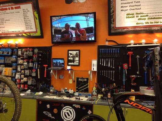 BEND CYCLERY - CLOSED - 39 Photos - 133 SW Century Dr, Bend, OR - Yelp