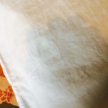 Arrowhead Motel - Hair on pillow from previous customers! - Hotels Near Me - Burnet, Texas Arrowhead Motel - Hair on pillow from previous customers! - Hotels Near Me - Burnet, Texas