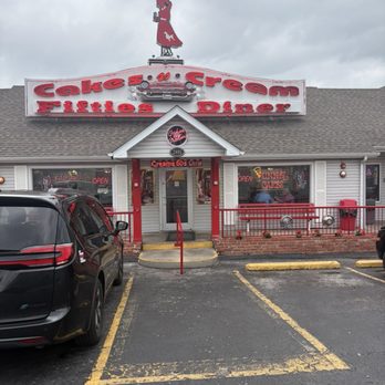 Cakes & Creams - Exterior - Pizza Near Me - Branson, Missouri Cakes & Creams - Exterior - Pizza Near Me - Branson, Missouri