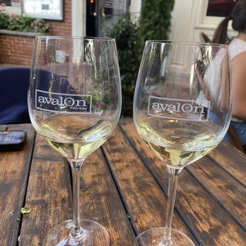 Bar Avalon - Delicious white Bordeaux - Italian Near Me - West Chester, Pennsylvania Bar Avalon - Delicious white Bordeaux - Italian Near Me - West Chester, Pennsylvania