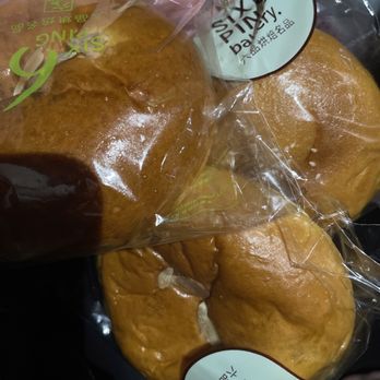 Six Ping - Taro and sweet bread - Bakeries Near Me - Houston, Texas