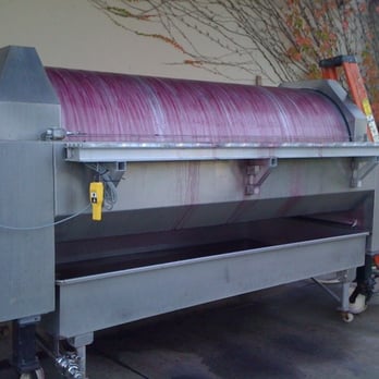 Vin Dal Limousine - Crushing pinot - Wine Tours Near Me Vin Dal Limousine - Crushing pinot - Wine Tours Near Me