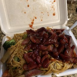 Boneless spareribs and vegetable lo mein combo.