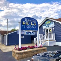 Robinsons's Deli - Robinson's Deli -- storefront