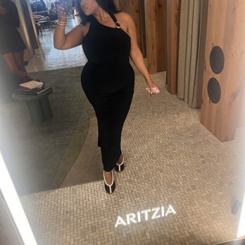Aritzia - Women's Clothing Near Me - Chicago, Illinois
