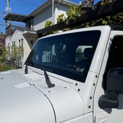 Supreme Auto Glass - Jeep